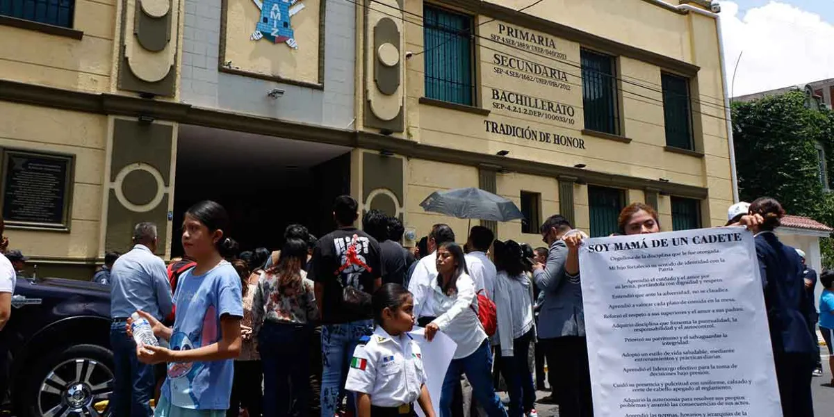 Protestan en Puebla contra el cierre de la Academia Militarizada Ignacio Zaragoza