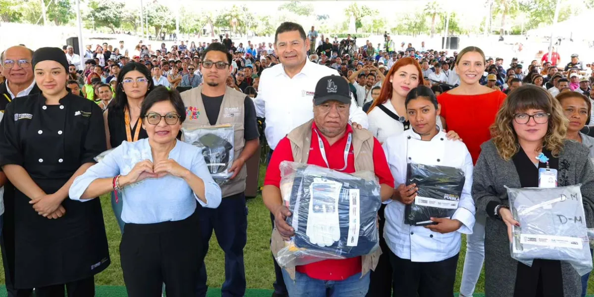 Puebla instalará mil 170 luminarias y 239 cámaras en parques estatales