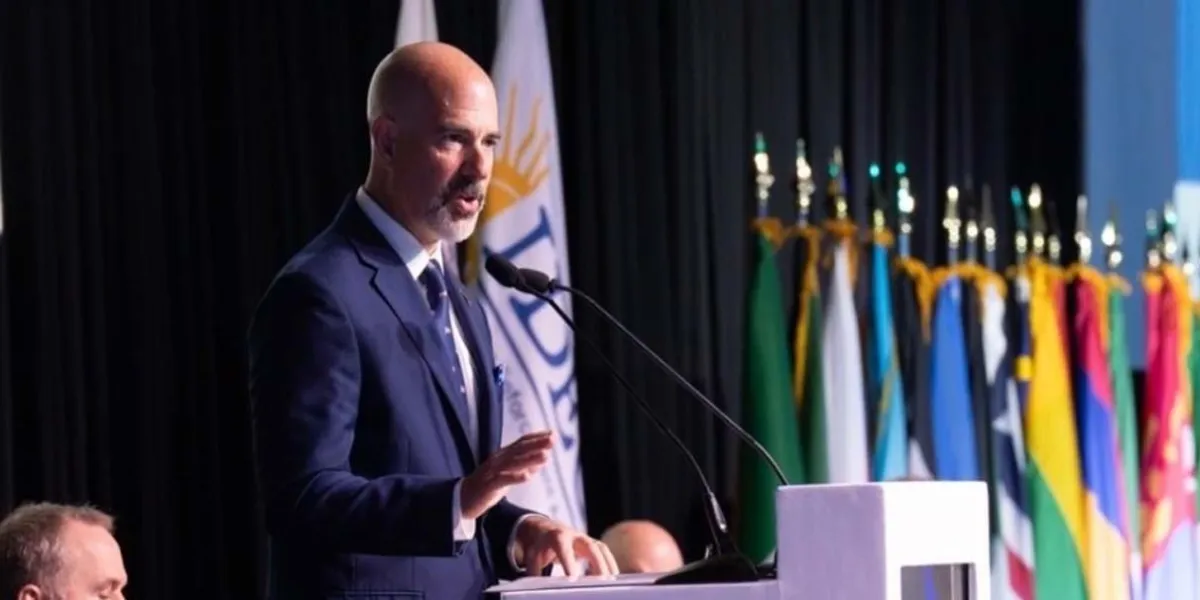 Sheinbaum acusa doble discurso del director de la DEA