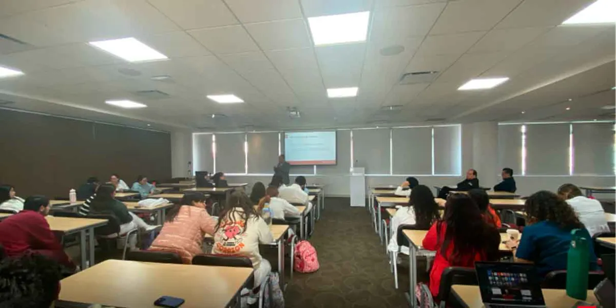 UPAEP regula celulares e inteligencia artificial en sus aulas
