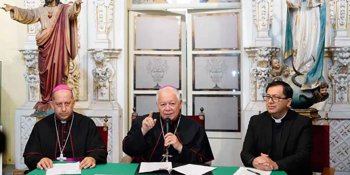 Víctor Sánchez seguirá en Puebla tras entregar la Arquidiócesis