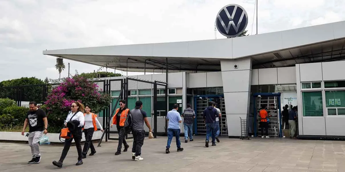Universidades alertan impacto de recortes de Volkswagen en Puebla