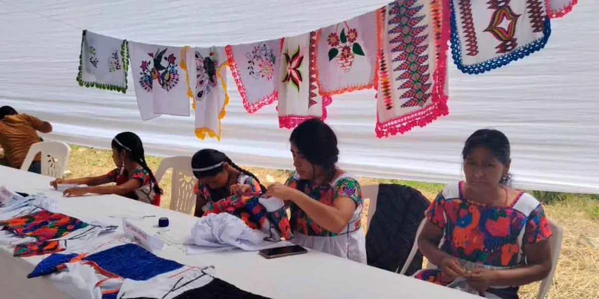 Gobierno impulsa el consumo de productos locales en el Mercadito Huauchinango
