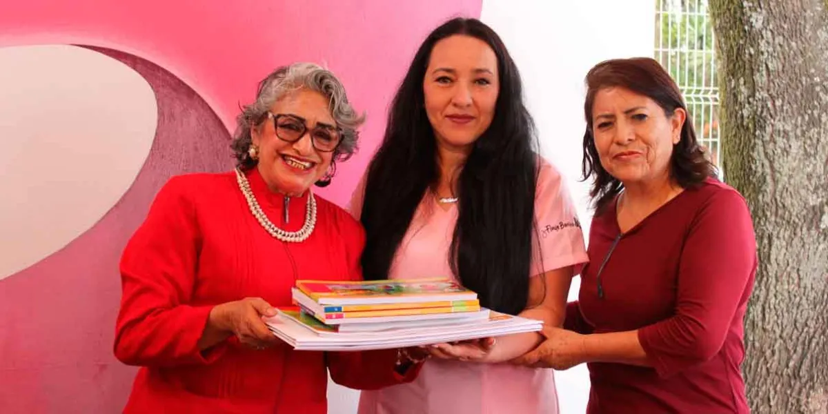 Impulsa Tonantzin Fernández educación de la niñez cholulteca con entrega de libros de texto
