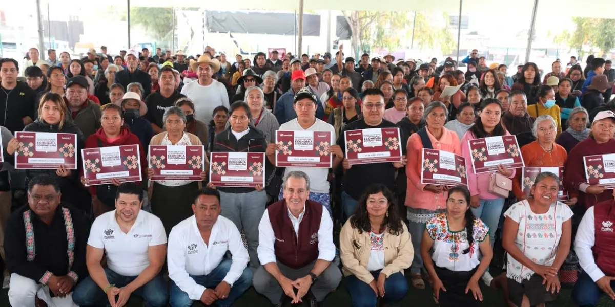Pepe Chedraui entrega apoyos a productores de mezcal en la capital poblana 