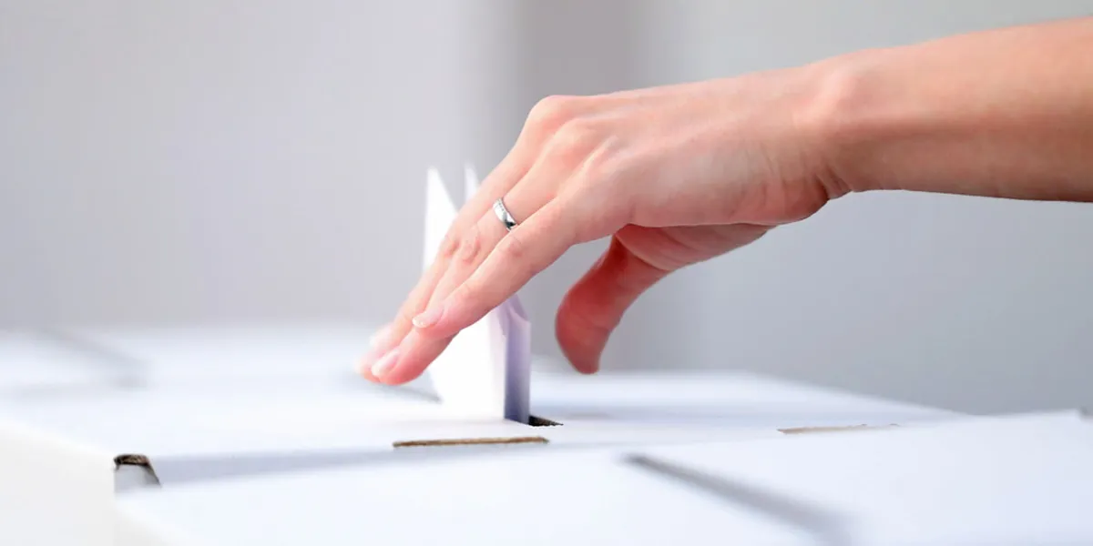 Activistas van por impedir la reelección de ediles y diputados este 2027