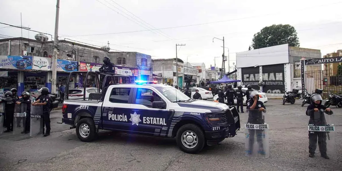 Operativo en la 46 Poniente deja 10 detenidos y vehículos asegurados