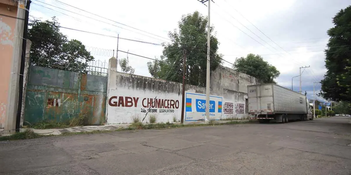 Vecinos de Xonaca denuncian inseguridad, fugas de agua y calles sin pavimentar