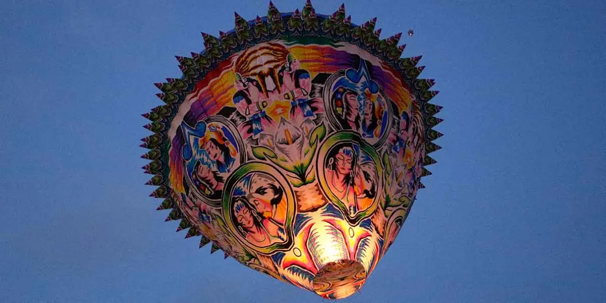 Zongozotla premiará con 61 mil pesos a creadores de Globos de Cantoya por Día de Muertos