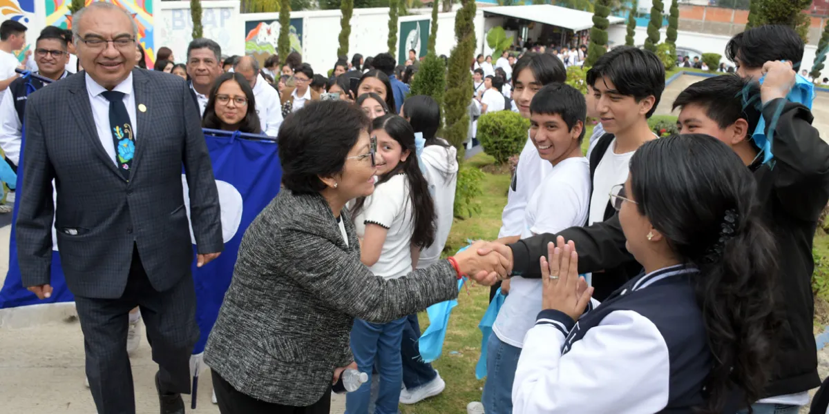 Lilia Cedillo inaugura edificio en Preparatoria BUAP de Teziutlán para 300 alumnos