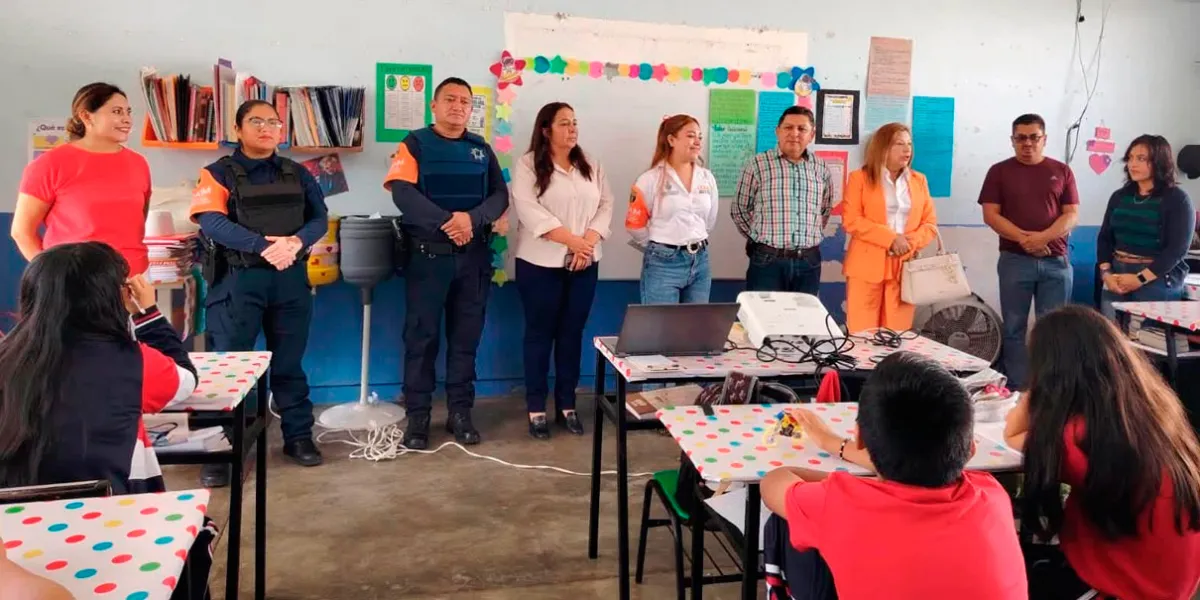 Policías de Huauchinango promueven una autoridad cercana, confiable y protectora a estudiantes