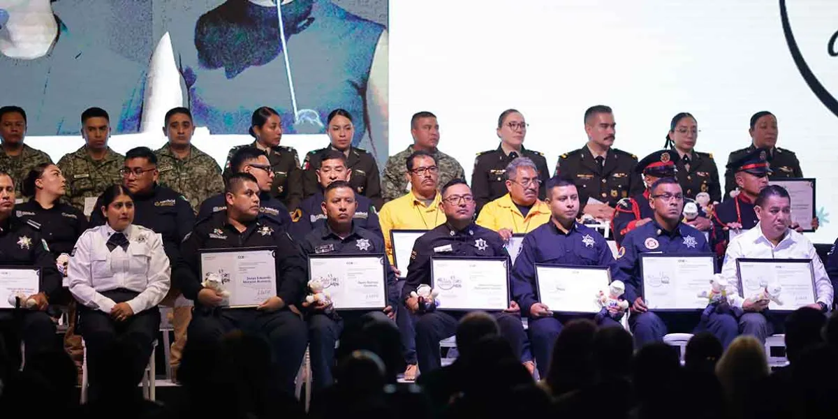 Puebla Agradece reconoce a 68 héroes y entrega apoyos por 3.2 mdp