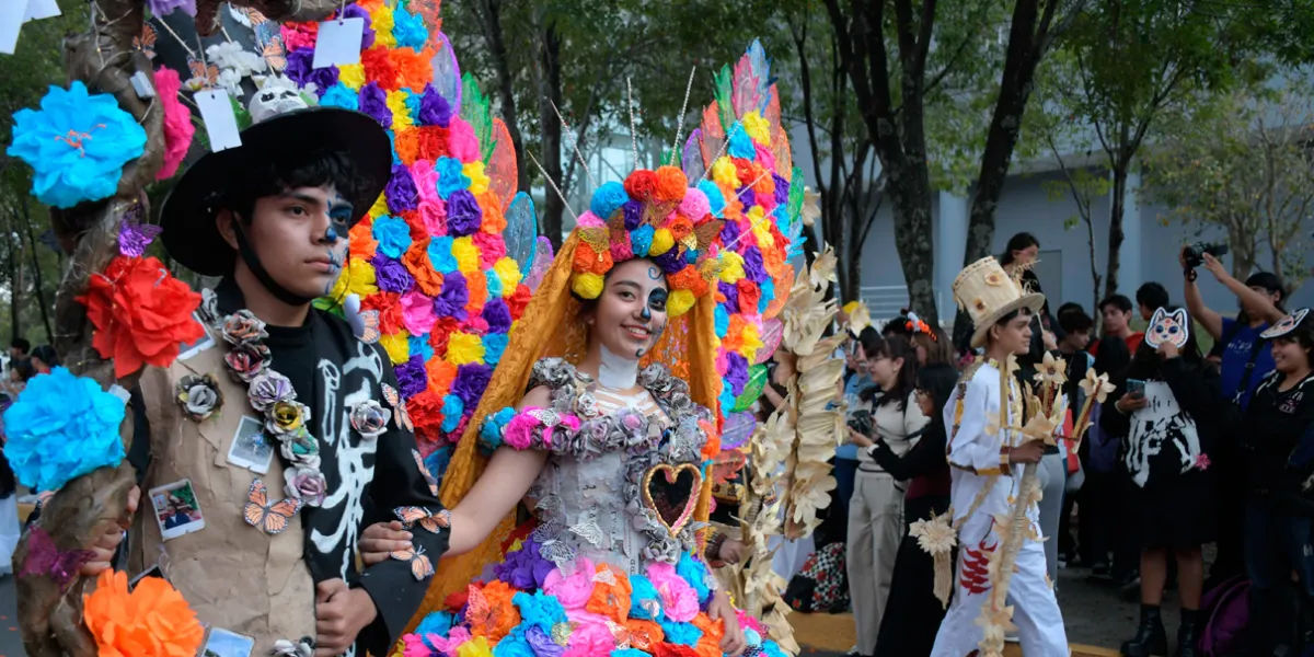 Realiza BUAP Desfile de Día de Muertos y concurso de “Catrinas vivientes”
