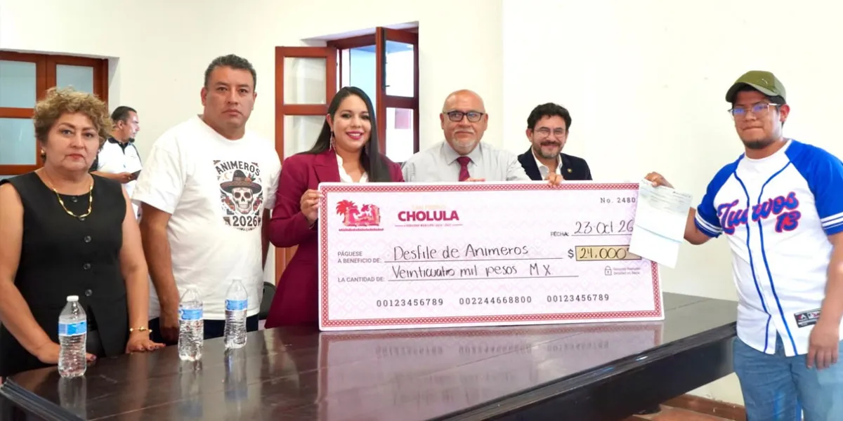 Tonantzin Fernández fortalece las tradiciones de San Pedro Cholula con apoyos a batallones de animeros