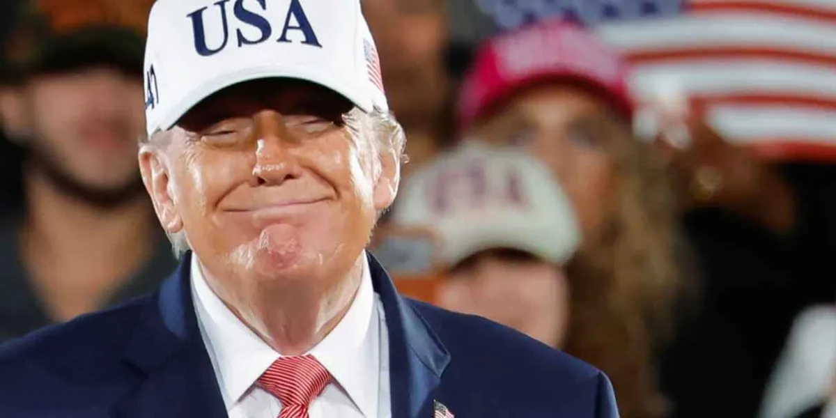 Trump insulta a reporteras de CNN y ABC News; las llama “tonta” y “estúpida”