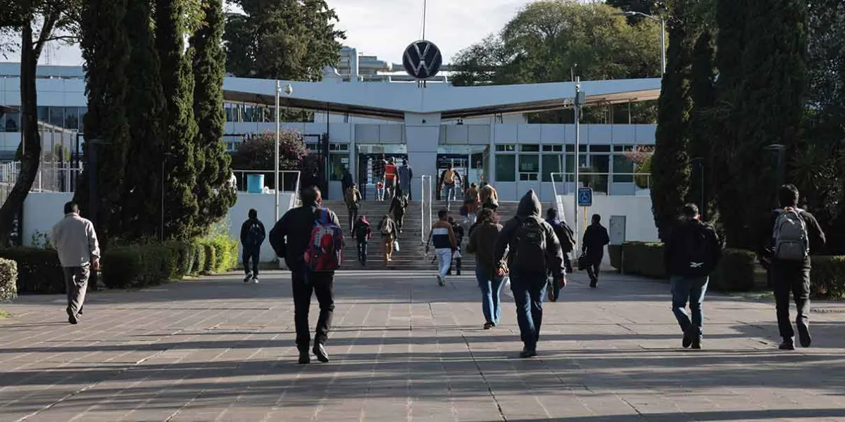 Trabajadores de Volkswagen aprueban 8.24% y evitan huelga en Puebla