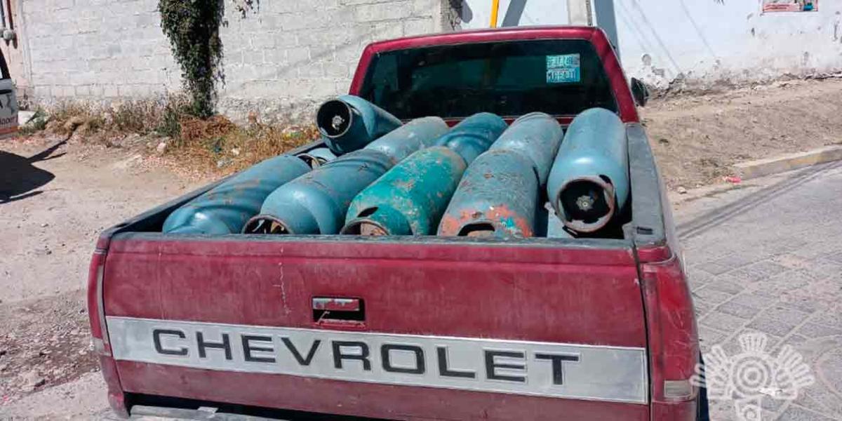 Lo detuvieron con 17 tanques de gas en Cuapiaxtla de Madero