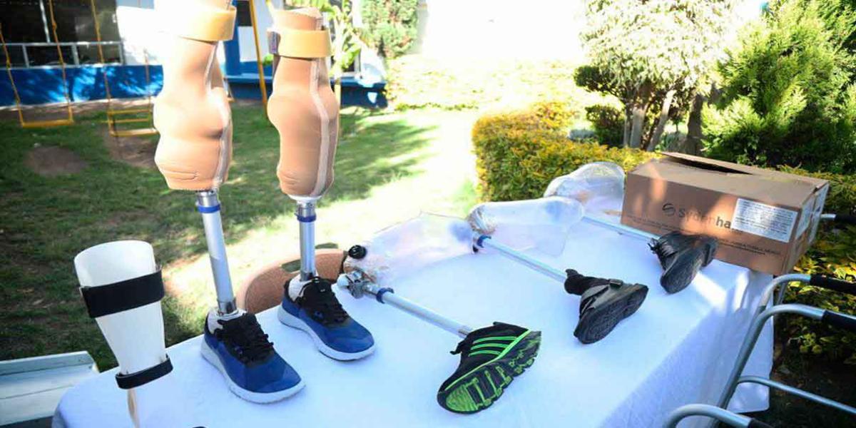 Donan aparatos de movilidad para personas con discapacidad en San Andrés Cholula