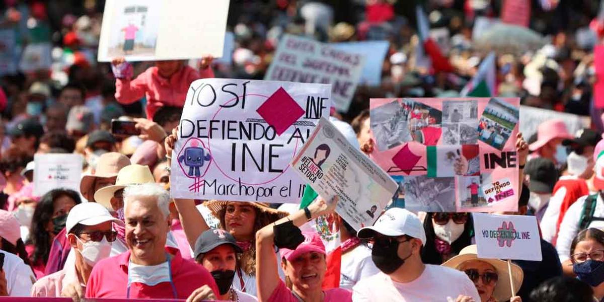 “No participó mucha gente, les falta más”: Obrador sobre marcha en apoyo al INE