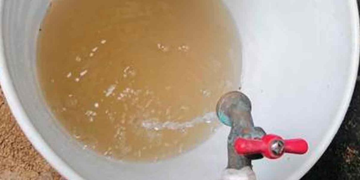 Llega sucia el agua potable a los vecinos de San Manuel 