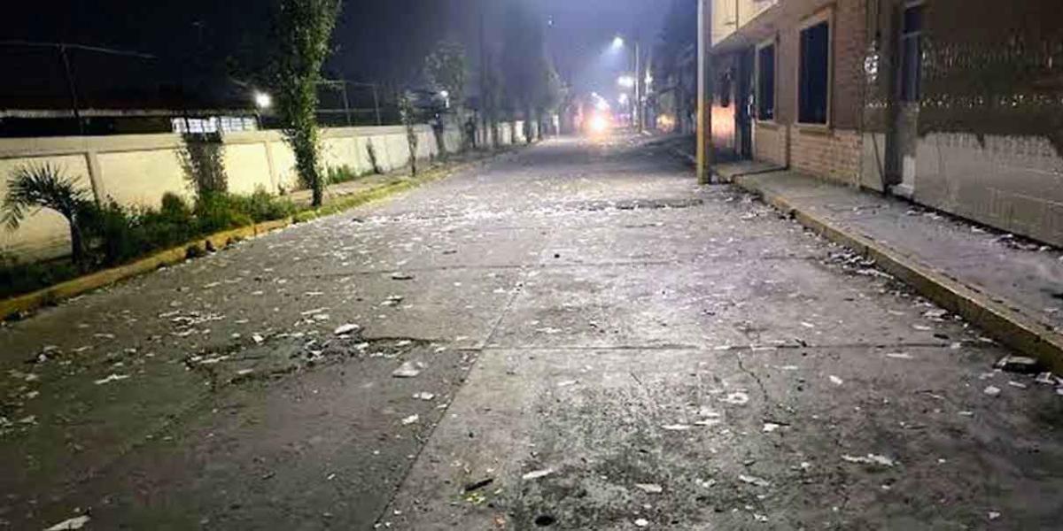 28 policías heridos en Huejotzingo por "guerra" de cohetones
