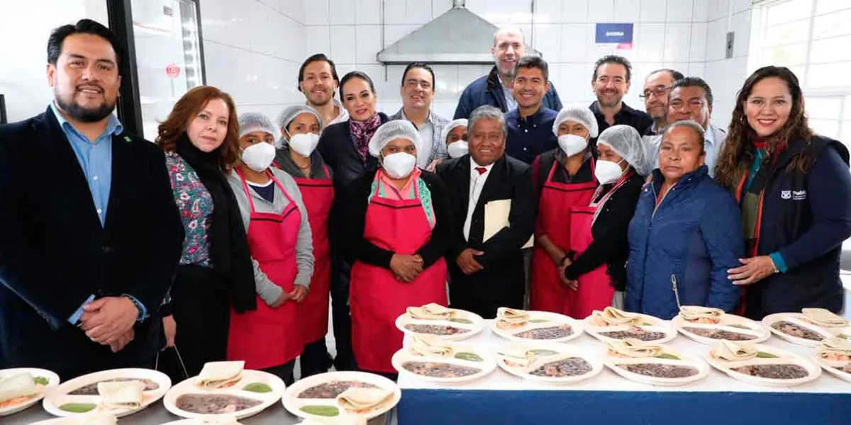 Arrancó la dignificación de 36 desayunadores escolares, empezó en San Andrés Azumiatla