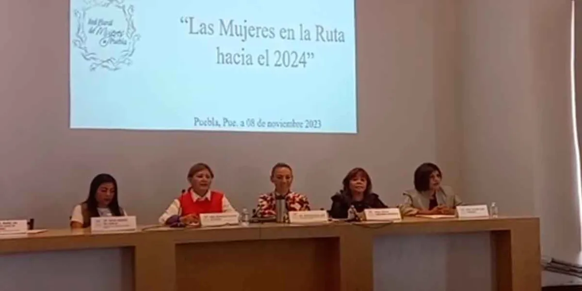 La Red Plural de Mujeres pide a funcionarias abrir camino a más participación femenil