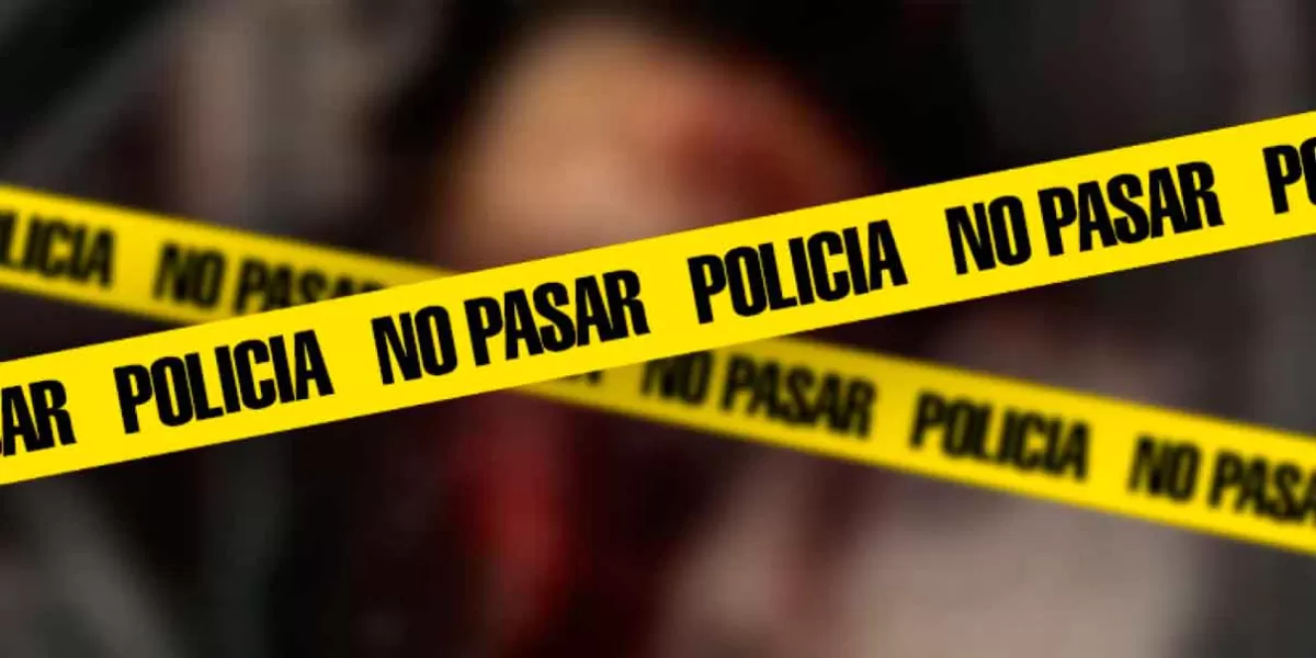 Mujer empuja a hombre de las escaleras de la pulquería; muere tras golpe4rse la cabeza