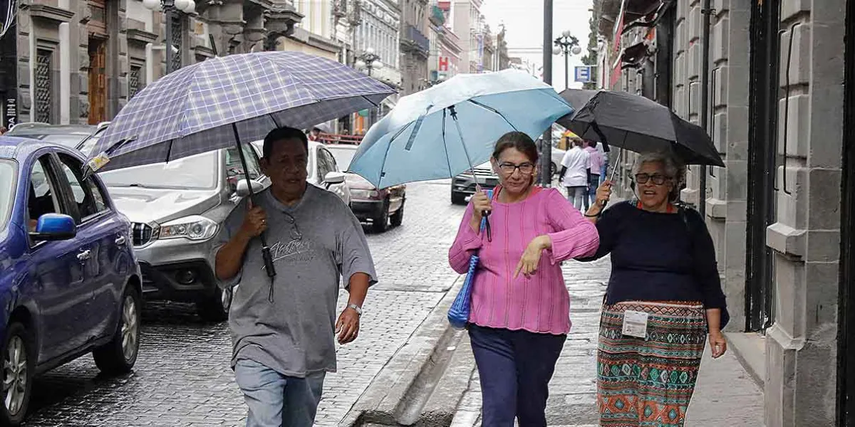 Prevenido, se esperan lluvias este jueves y caída de ceniza del Popo