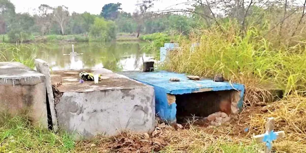 Se lleva río Grijalva cuerpos de panteón; catástrofe por lluvias