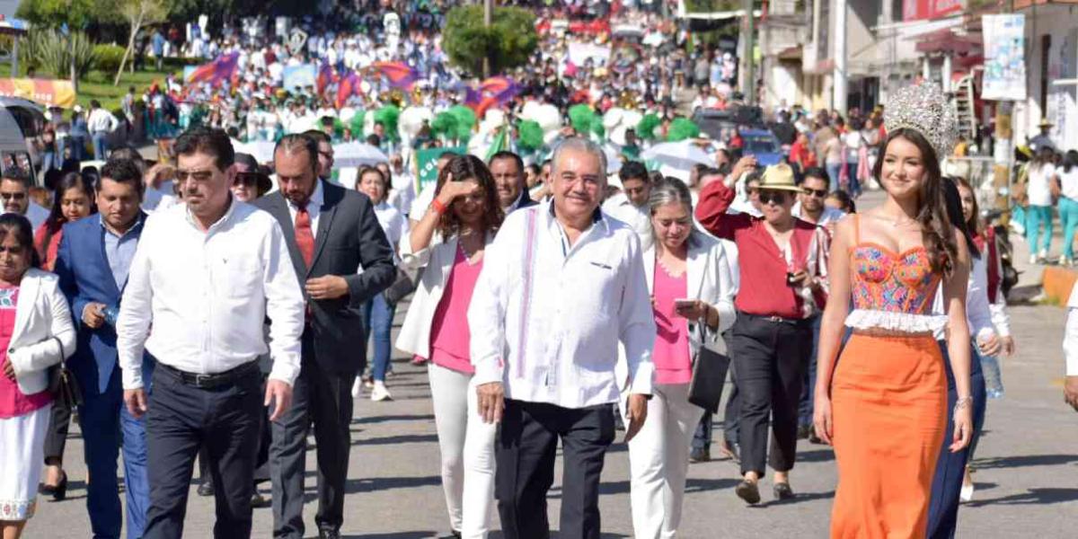 Huauchinango conmemoró el 113 Aniversario de la Revolución Mexicana con ceremonia y desfile