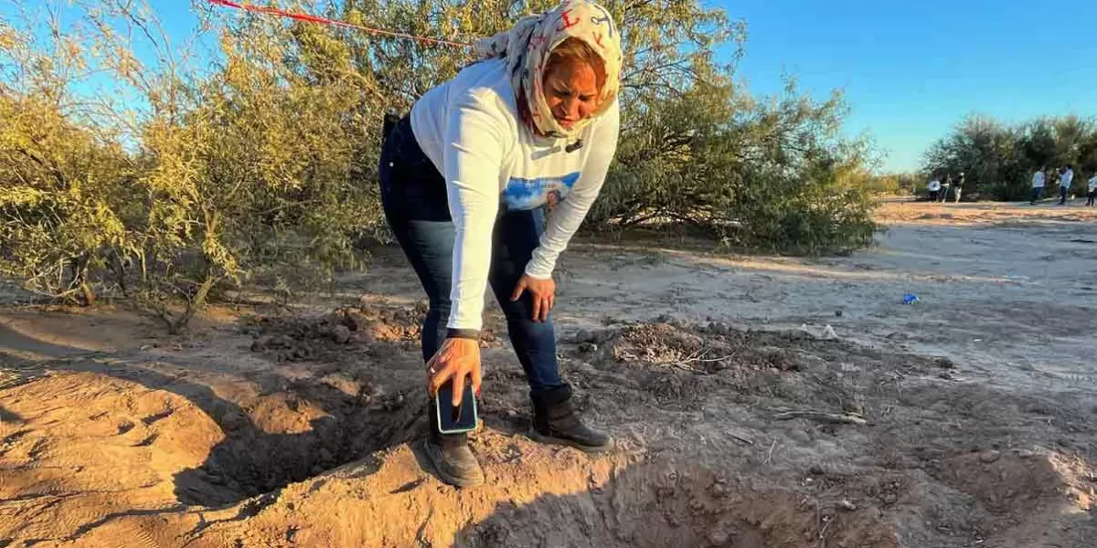 VIDEO. Madre Buscadora ubica restos óseos en cerro de Iztapalapa; Fiscalía investiga