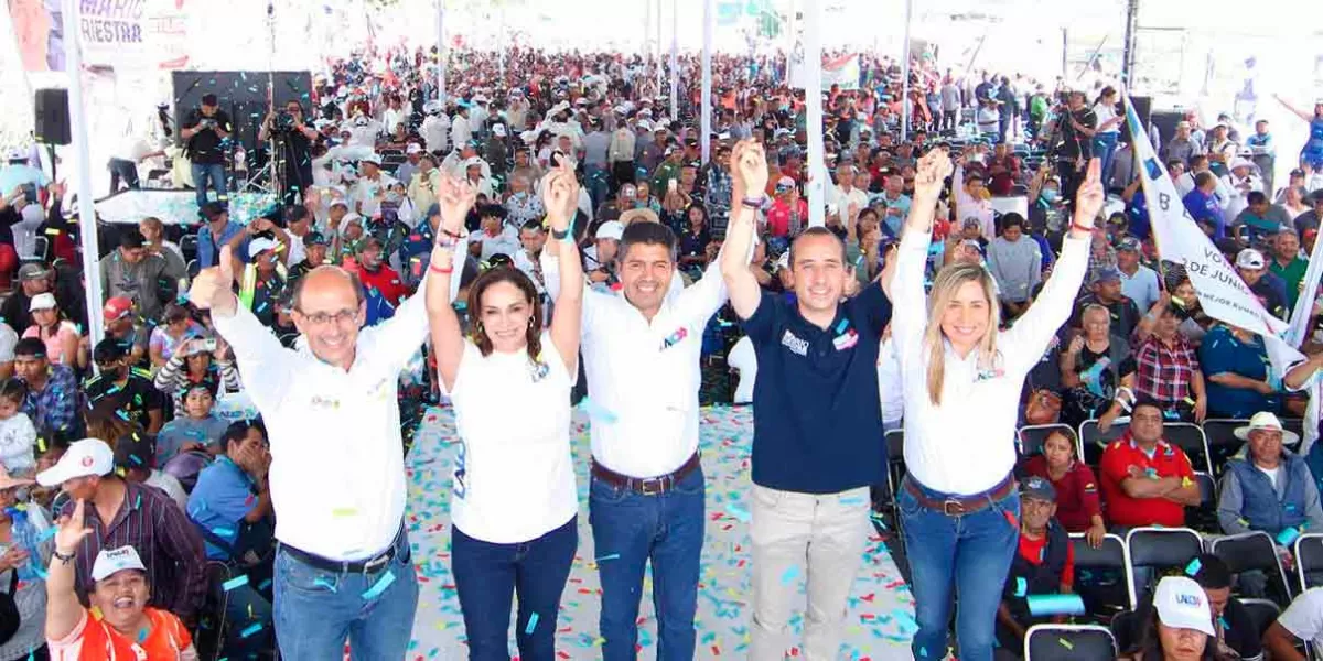 Eduardo Rivera visitó la Central de Abasto