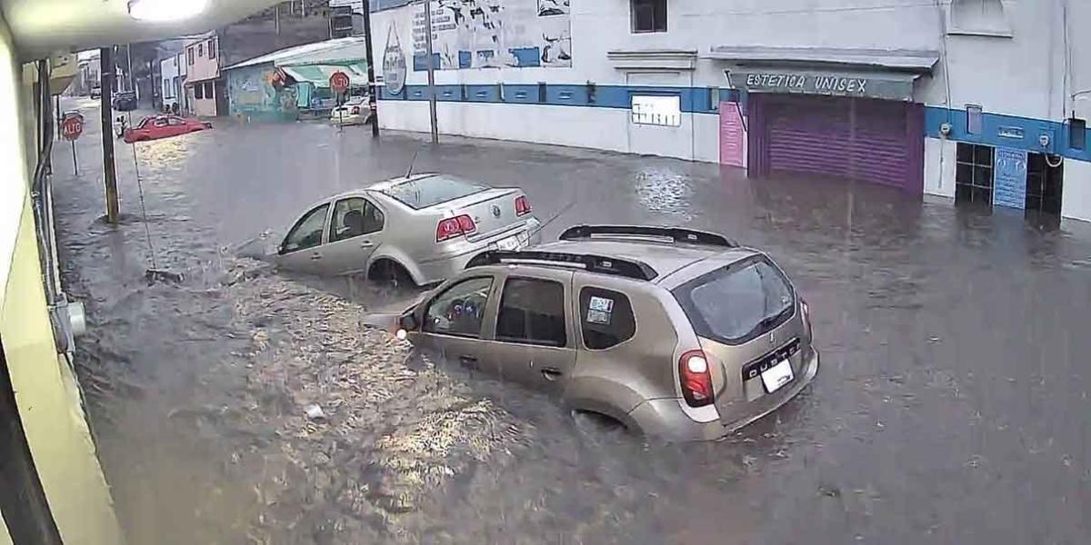 Cayó tormenta sobre Puebla capital y zona metropolitana; se registran inundaciones  