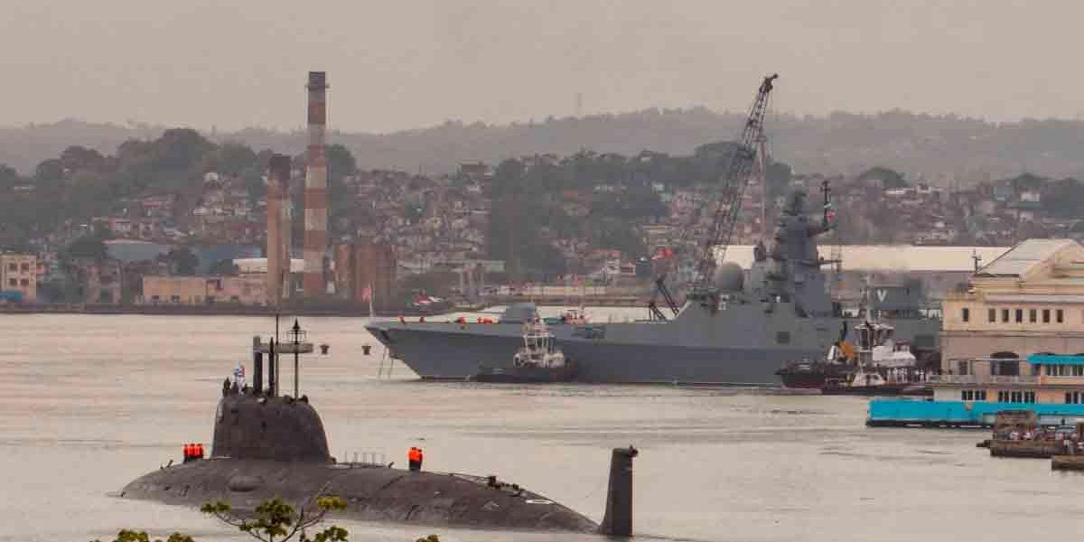 Barcos de guerra de la Marina de Rusia llegan al puerto de La Habana