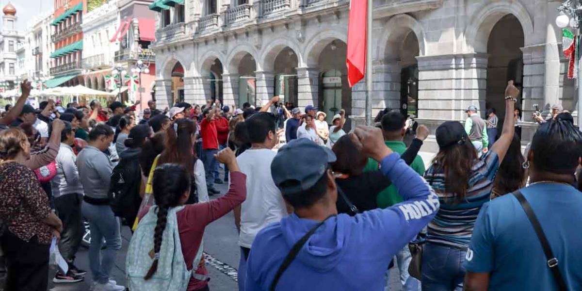Vendedores exigen al ayuntamiento frenar extorsiones de la 28 de Octubre