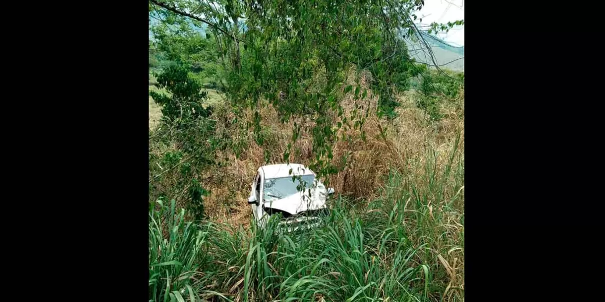 En Jalpan, mujer embarazada sufre accidente vial y termina con lesión en la columna