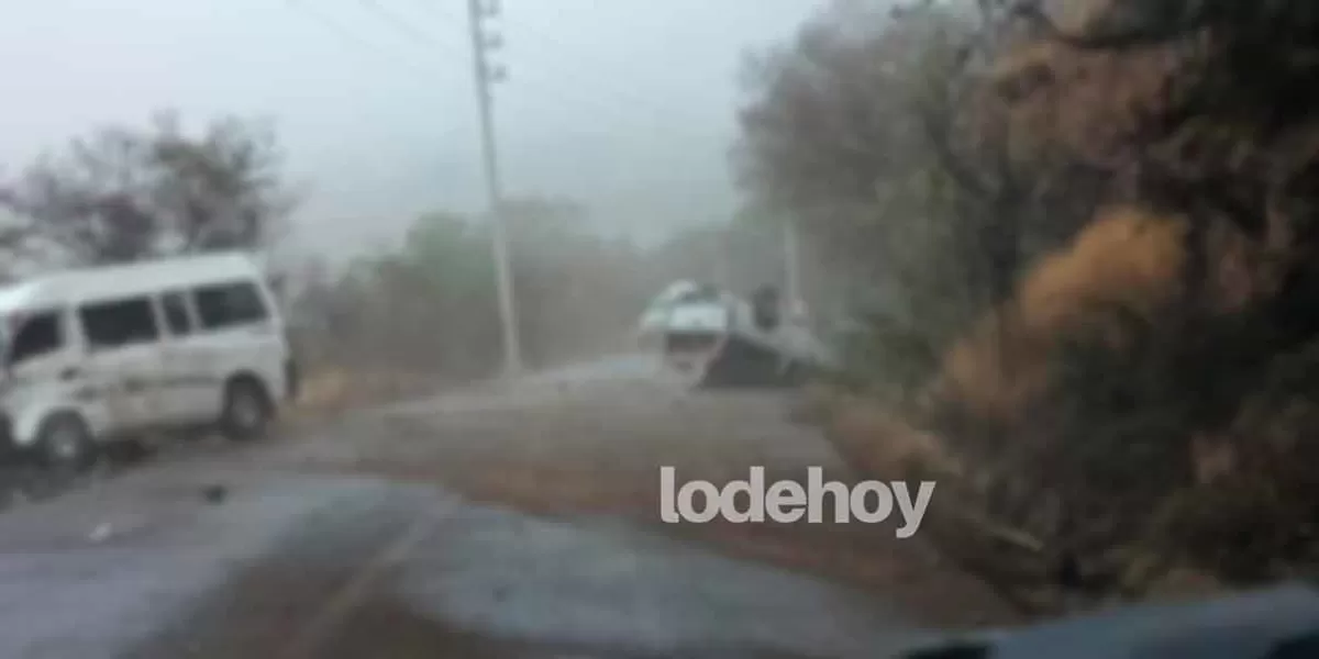 Choque y volcadura deja varios heridos en Tlahuapan 