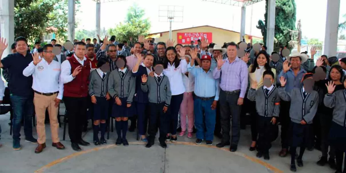 Alumnos de Atlixco recibieron espacios escolares rehabilitados 