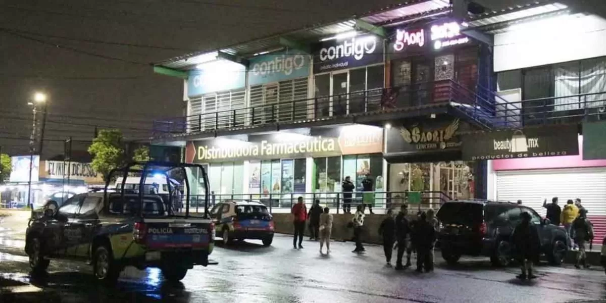 24 horas sangrientas en Puebla; balean a dos personas dentro de local comercial