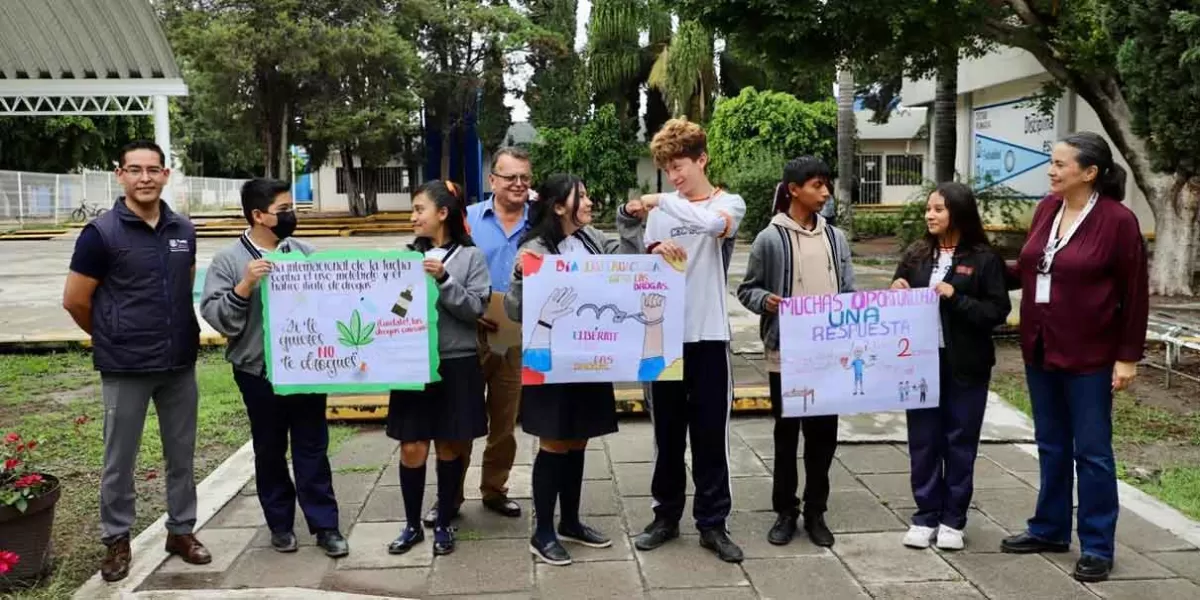 Brindan apoyo a estudiantes para no caer en las drogas