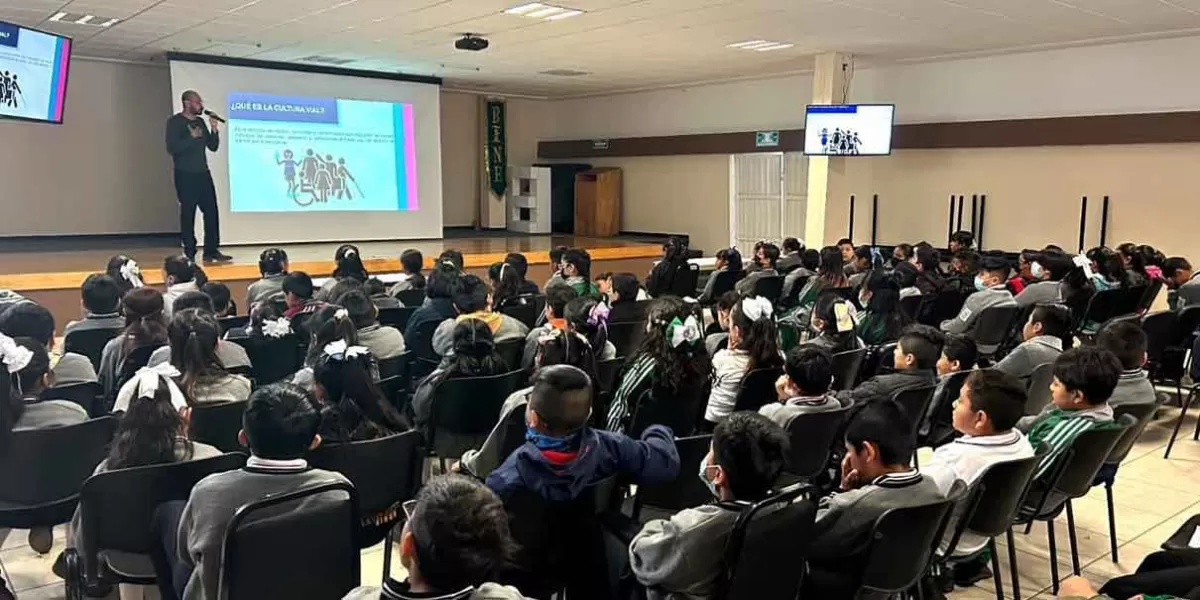 Fomentan la concientización de la seguridad vial en estudiantes