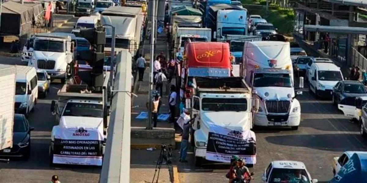 Transportistas en pláticas con Gobierno de Puebla para evitar nuevo paro por adeudo