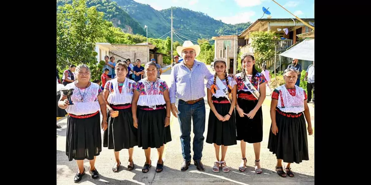 Reconoce Huauchinango a mujeres indígenas en su lucha por sus derechos