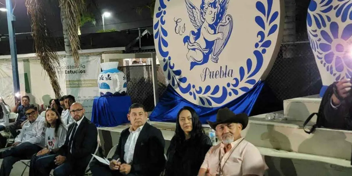 Armenta presentó ante migrantes de Los Ángeles, California, el nuevo esquema de “Mi Casa es Puebla”