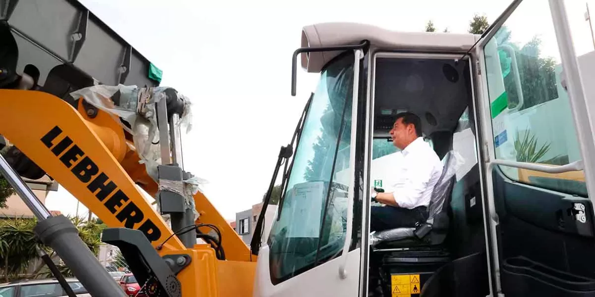 Alejandro Armenta prioriza obras comunitarias y preparación ante fenómenos naturales