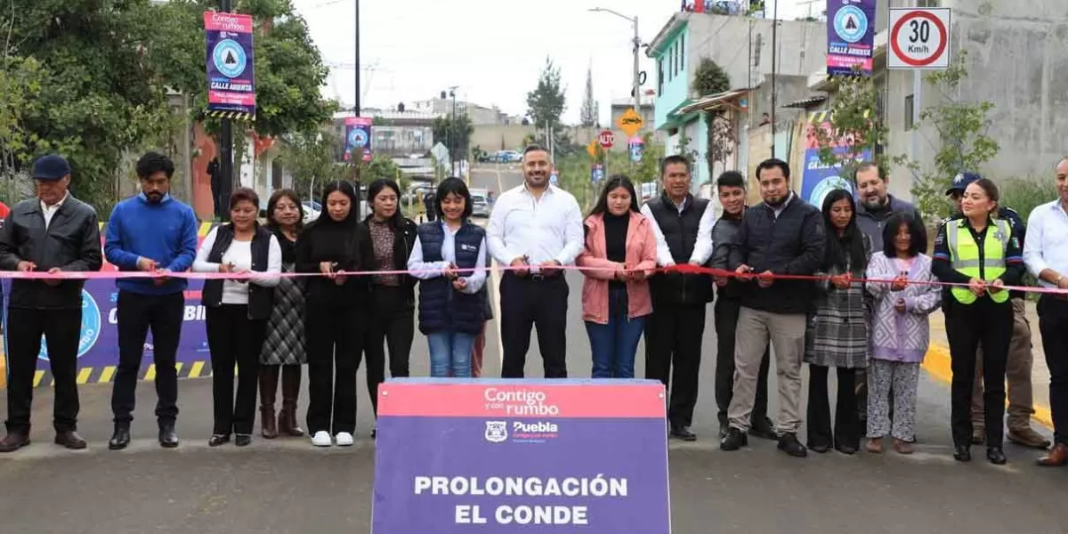 Vecinos de Xochimehuacán reciben calle pavimentada del Conde