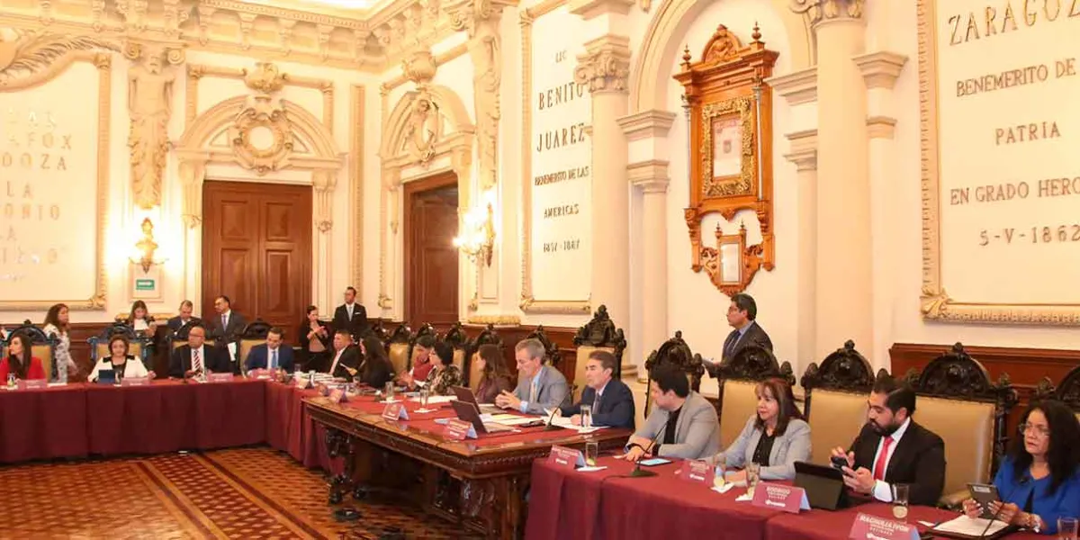 Cabildo de Puebla aprueba contratación de auditor externo y comité de adjudicaciones