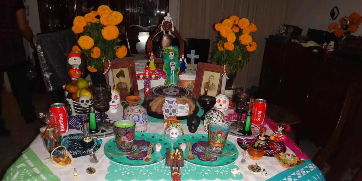 En Serdán, invierten hasta 3 mil 500 pesos en ofrenda de Día de Muertos