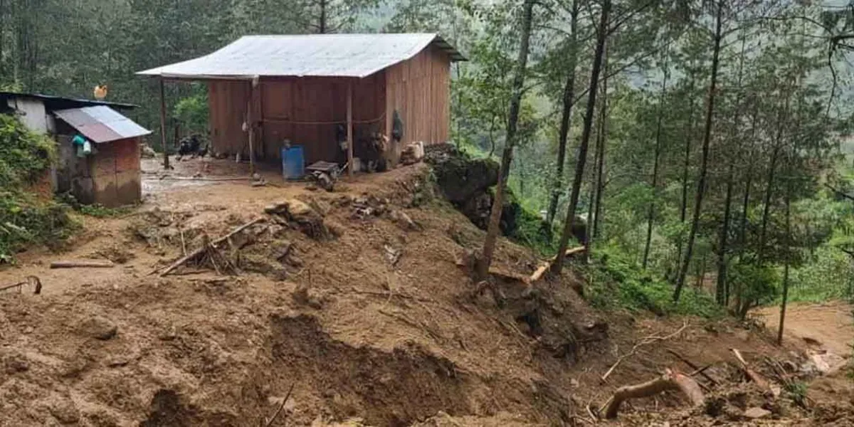 Lluvia deja derrumbes e incomunicadas a cinco localidades en la Sierra Negra